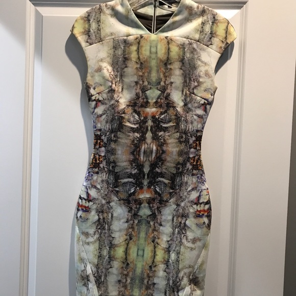 Funktional cap sleeve mini dress - Picture 7 of 8